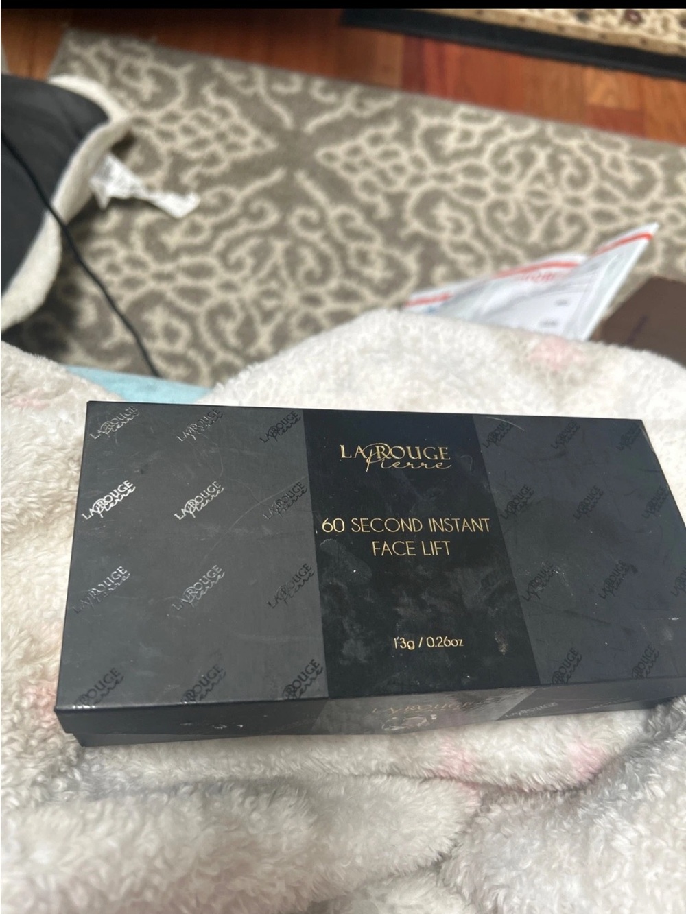 La Rouge 60 Second Instant Face Lift - Black & Gold Packaging